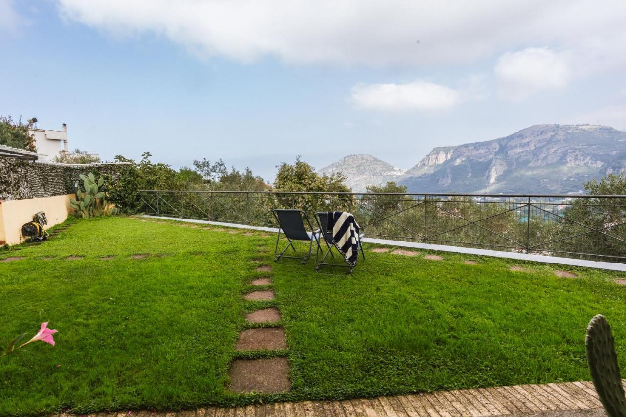 Villa Fanella, Independent House Between Sorrento & Amalfi Piano di Sorrento Exterior photo