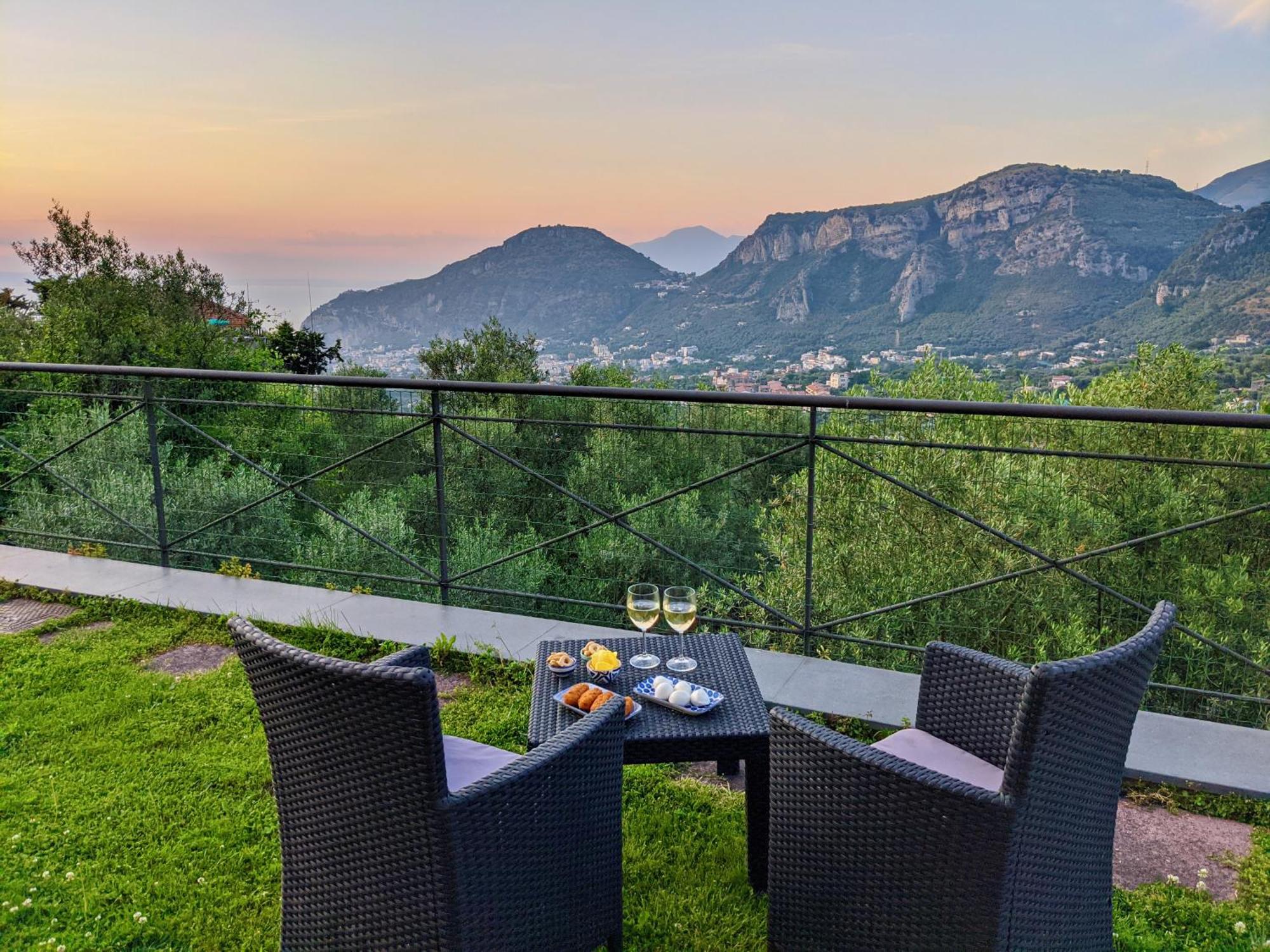 Villa Fanella, Independent House Between Sorrento & Amalfi Piano di Sorrento Exterior photo